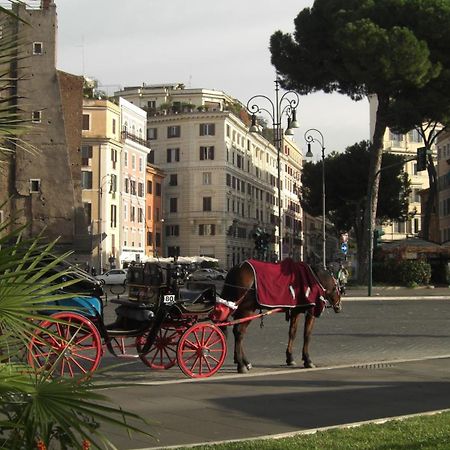 2 Passi Al Colosseo B&B Rome Exterior photo