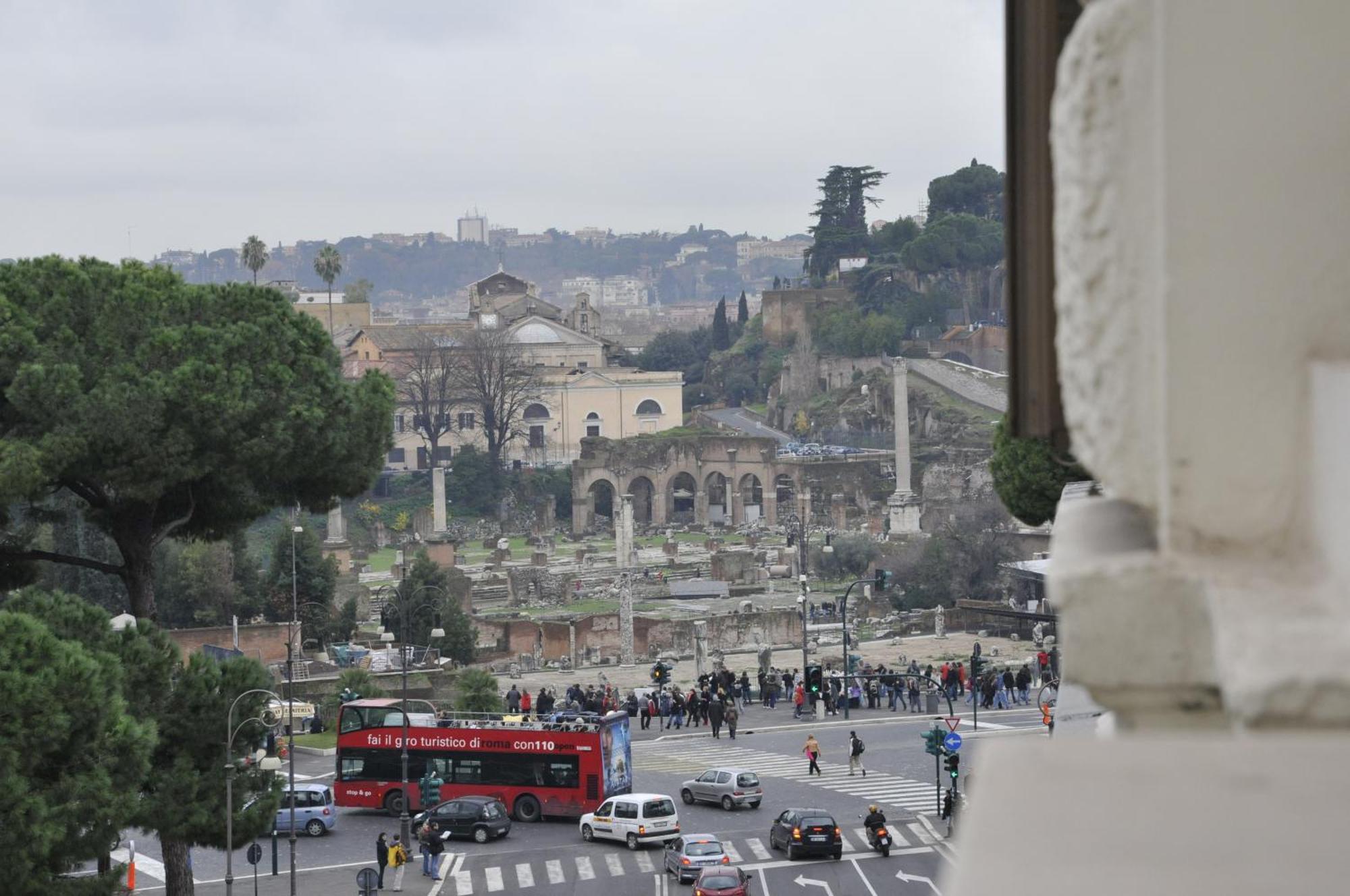 2 Passi Al Colosseo B&B Rome Exterior photo