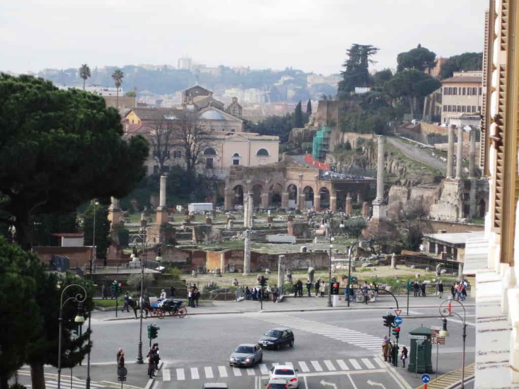 2 Passi Al Colosseo B&B Rome Exterior photo